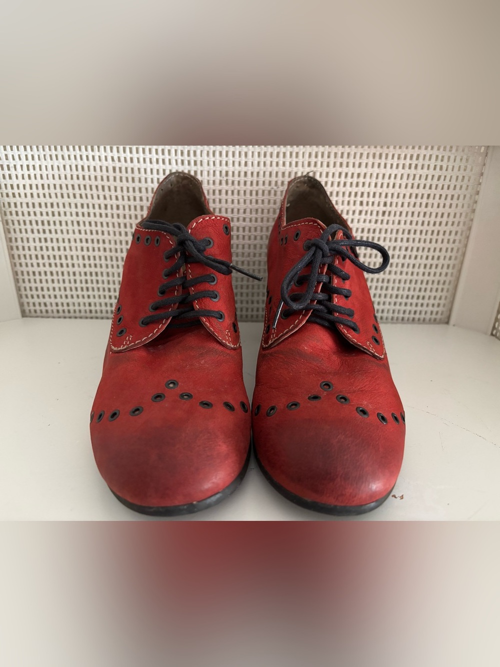 Fly London Red Distressed Leather Lace-Up Heeled Oxfords with Eyelet Detail - Picture 3 of 11